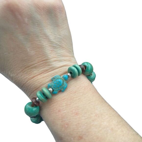Vintage Turtle Bead Stretch Bracelet Unisex Hand Carved Howlite and Wood Bead - Picture 2 of 5